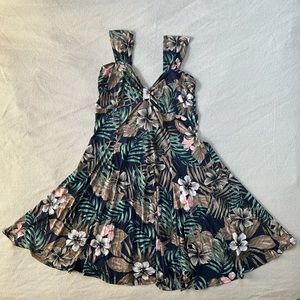 Floral Hawaiian Style Dress with Hibiscus Flowers Size: XL